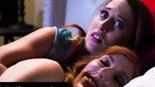 MOMMYSGIRL red-haired teen Has passionate hookup With Lauren Phillips For Forgiveness