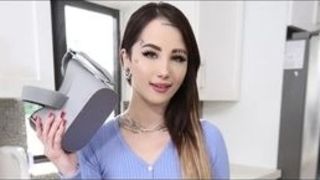 VIRTUAL porn - super-naughty Maid Valerica Steele Cleaning Dishes While Getting sloppy