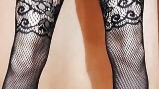 Cougar wifey in tights getting off her coochie
