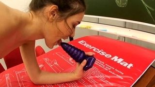 Sex-starved russian cutie Sarah gets her cunt munched