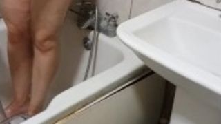 STEP MOM FIRST TIME IN HAWAII GET FUCKED IN THE BATHROOM BY STEP SON