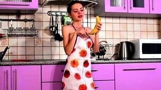 Alisa Chearry strokes After Having A Banana