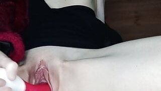Pale skinny MILF spread her legs wide to masturbate her horny vagina