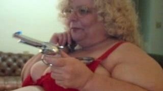 Disgusting BBW granny does some stupid shit on webcam