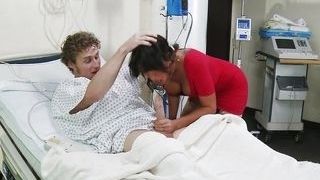 Mature splendid therapist Cures Her Patient With An glamour oral pleasure